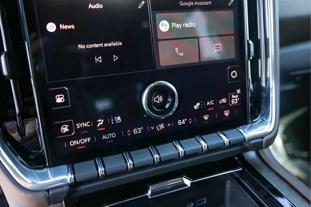 Certified 2025 GMC Yukon Denali Ultimate image 21