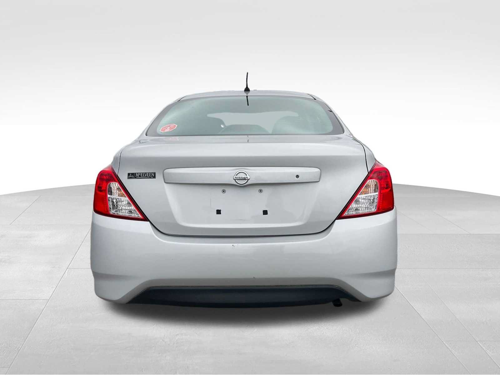Used 2015 Nissan Versa S FWD image 6