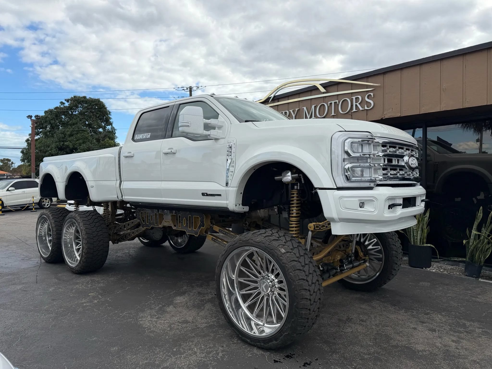 Used 2025 Ford F550 4x4 Crew Cab Super Duty