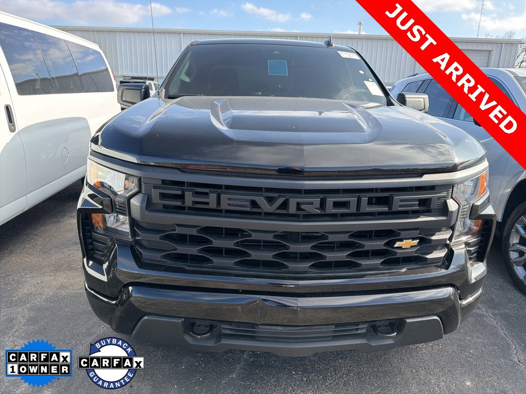 Used 2023 Chevrolet Silverado 1500 Custom image 2