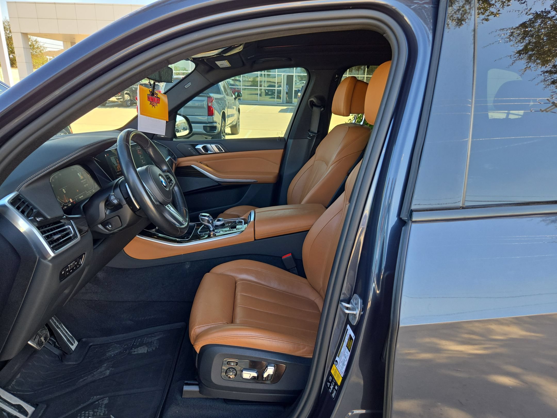 Used 2021 BMW X5 xDrive40i AWD/4WD image 9