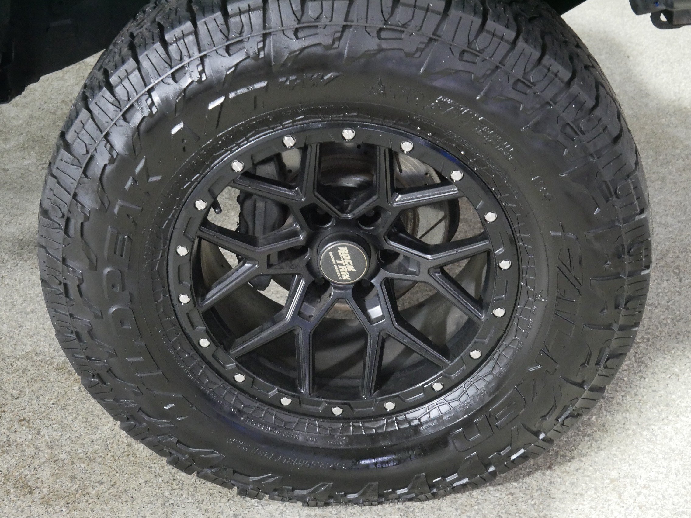 Used 2018 Toyota Tacoma Limited AWD/4WD image 15