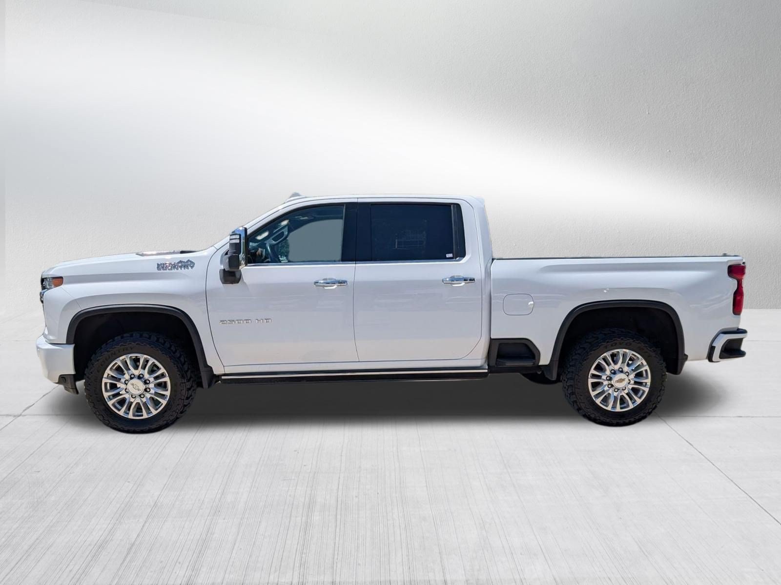 Certified 2022 Chevrolet Silverado 2500 High Country w/ Z71 Off-Road Package AWD/4WD image 3