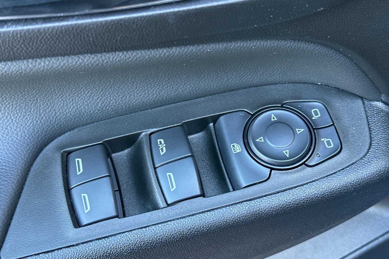 Used 2024 Chevrolet Equinox LT image 12