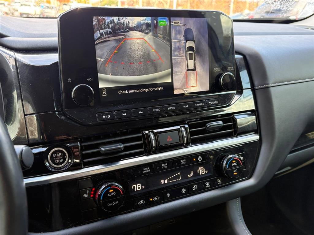 Used 2024 Nissan Pathfinder SL image 11