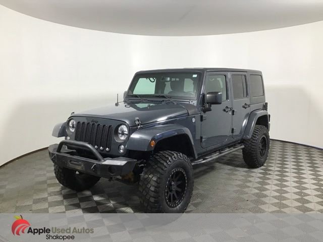 Used 2016 Jeep Wrangler Unlimited Sahara w/ Connectivity Group image 3