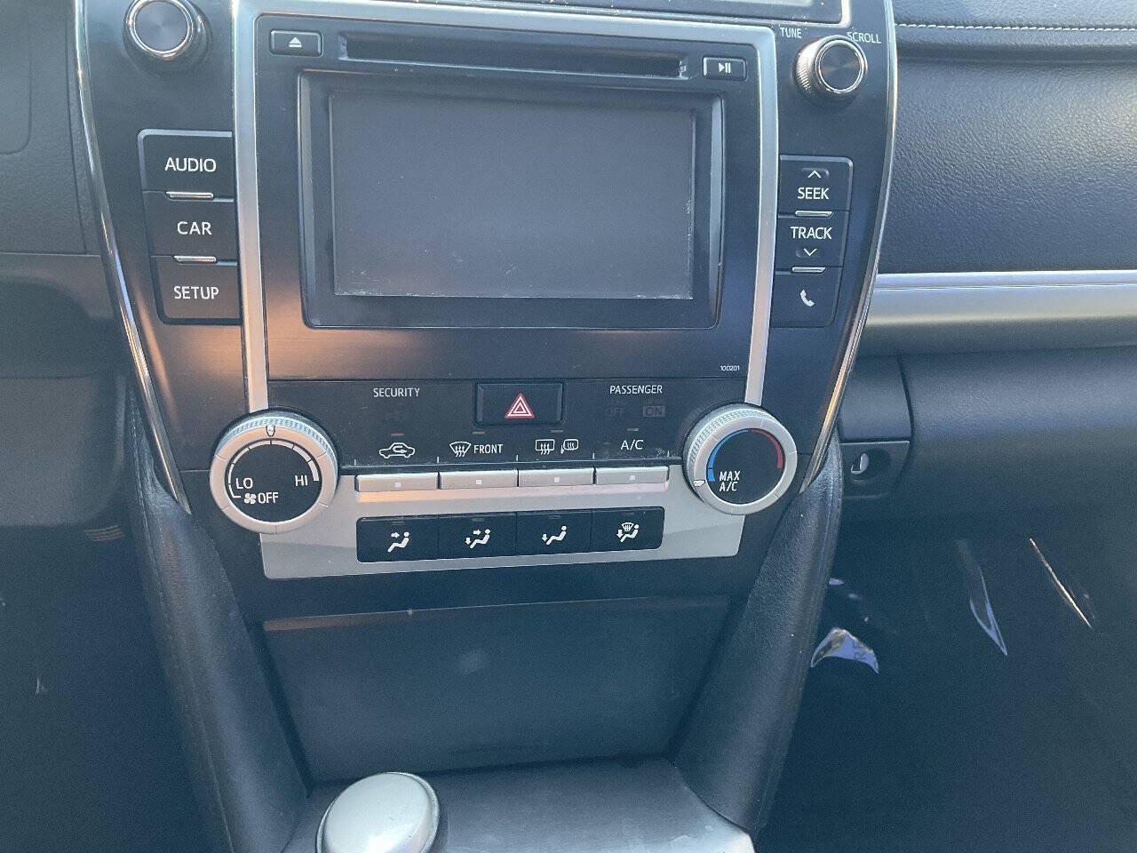 Used 2014 Toyota Camry SE FWD image 18