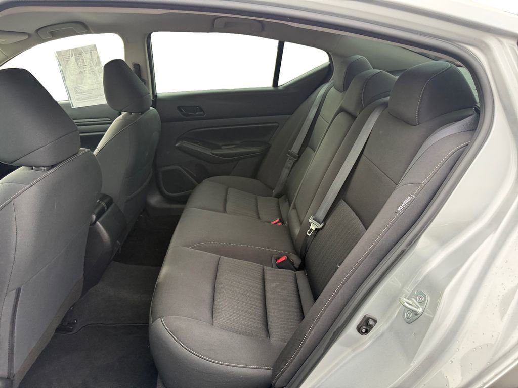 Used 2024 Nissan Altima 2.5 SV image 16