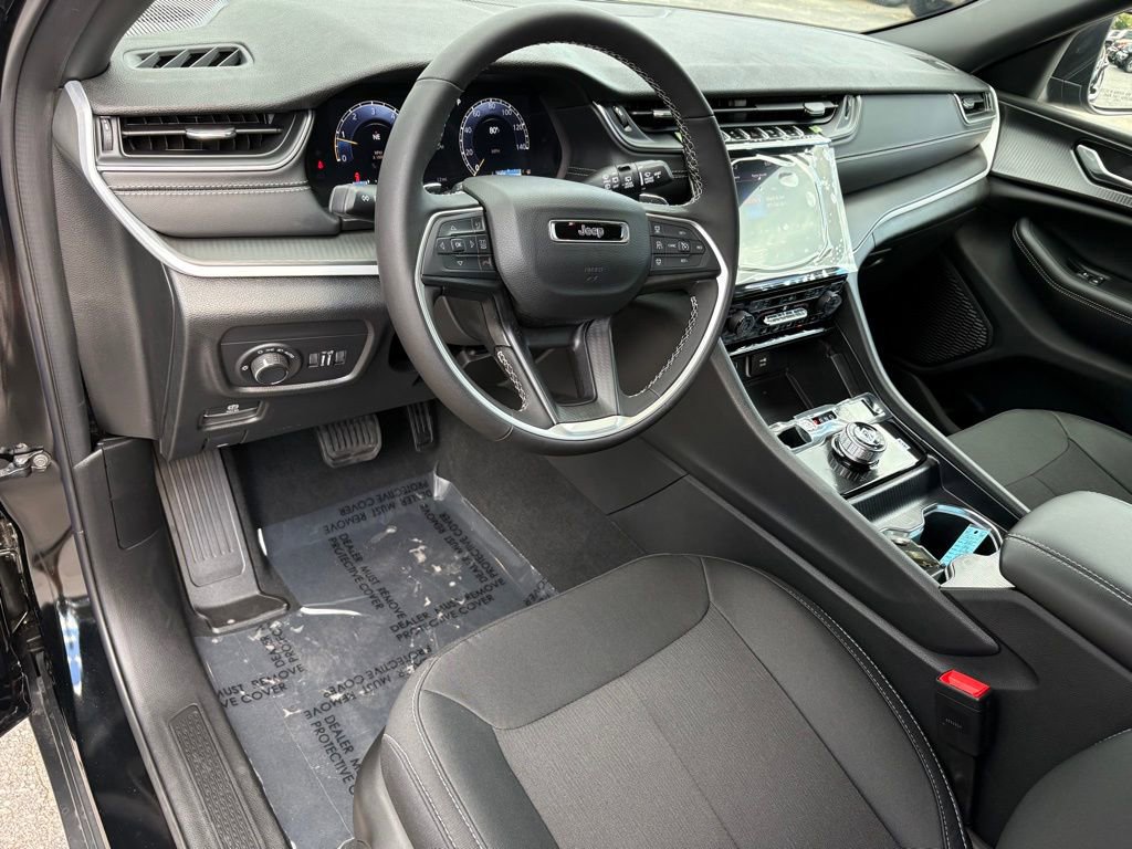 New 2025 Jeep Grand Cherokee Laredo X w/ Luxury Tech Group I image 24