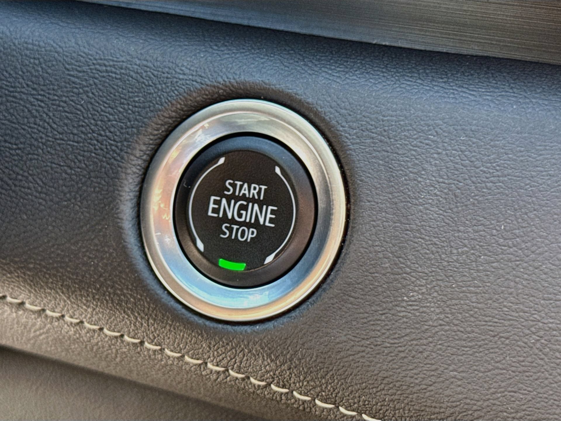 Used 2024 Cadillac Escalade Luxury AWD/4WD image 37