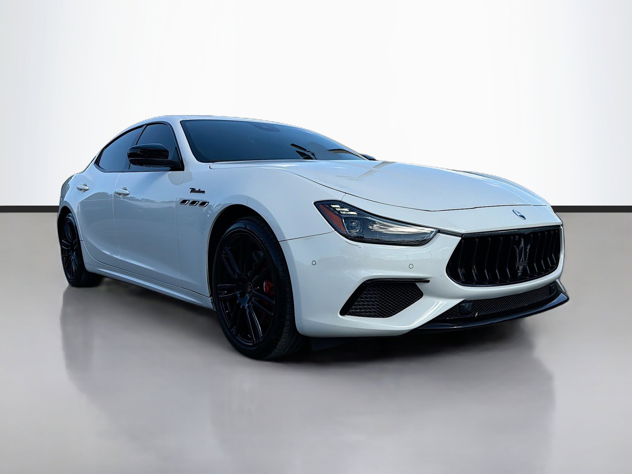 Used 2023 Maserati Ghibli Modena image 1