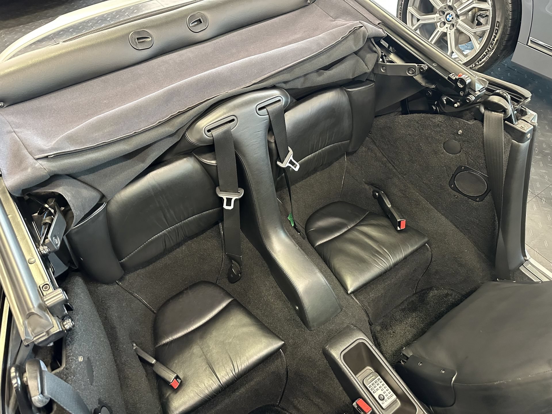 Used 1998 Porsche 911 Carrera RWD image 65