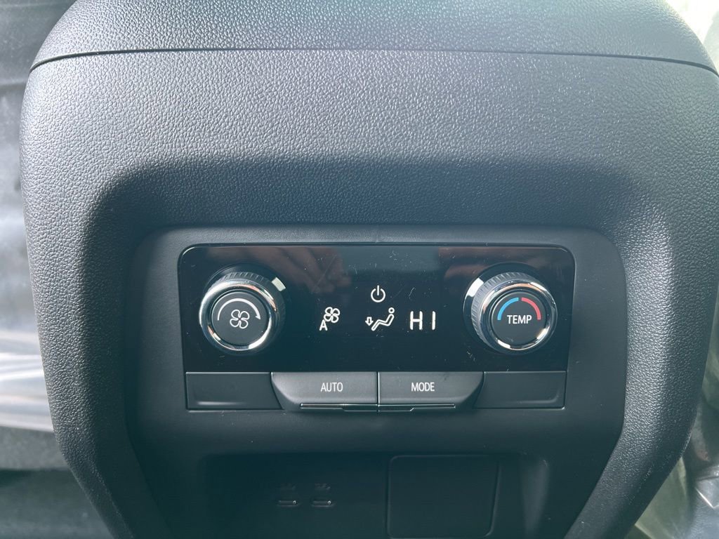 New 2026 Chevrolet Traverse LT image 24