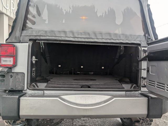 Used 2015 Jeep Wrangler Unlimited Sport image 16