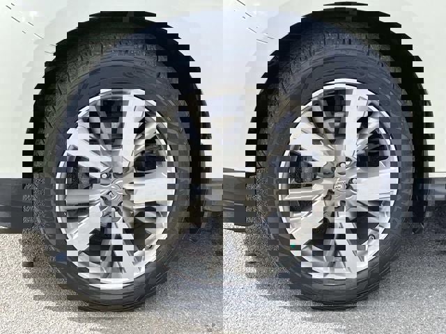 Used 2015 Nissan Pathfinder Platinum w/ Family Entertainment Package image 11