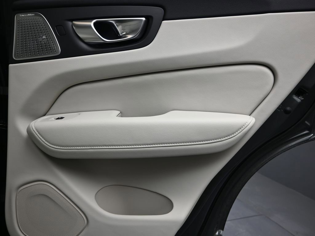 New 2026 Volvo XC60 T8 Ultra image 14