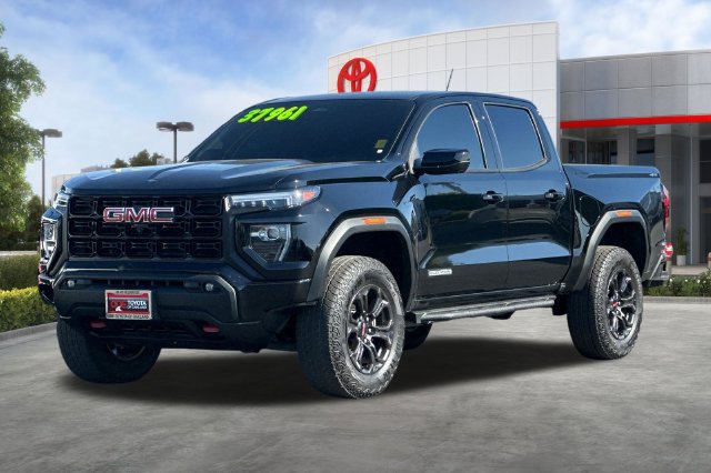 Used 2024 GMC Canyon Elevation w/ Elevation Premium Package AWD/4WD image 9