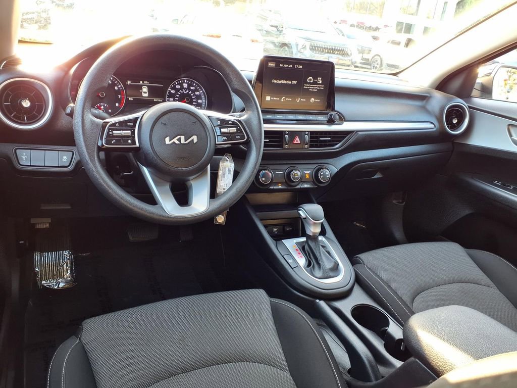 Certified 2023 Kia Forte LXS FWD image 10