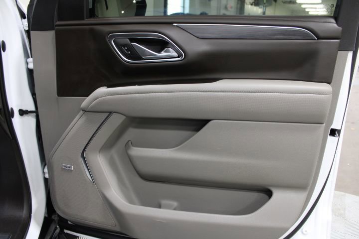 Used 2023 GMC Yukon XL SLT w/ SLT Luxury Package image 28