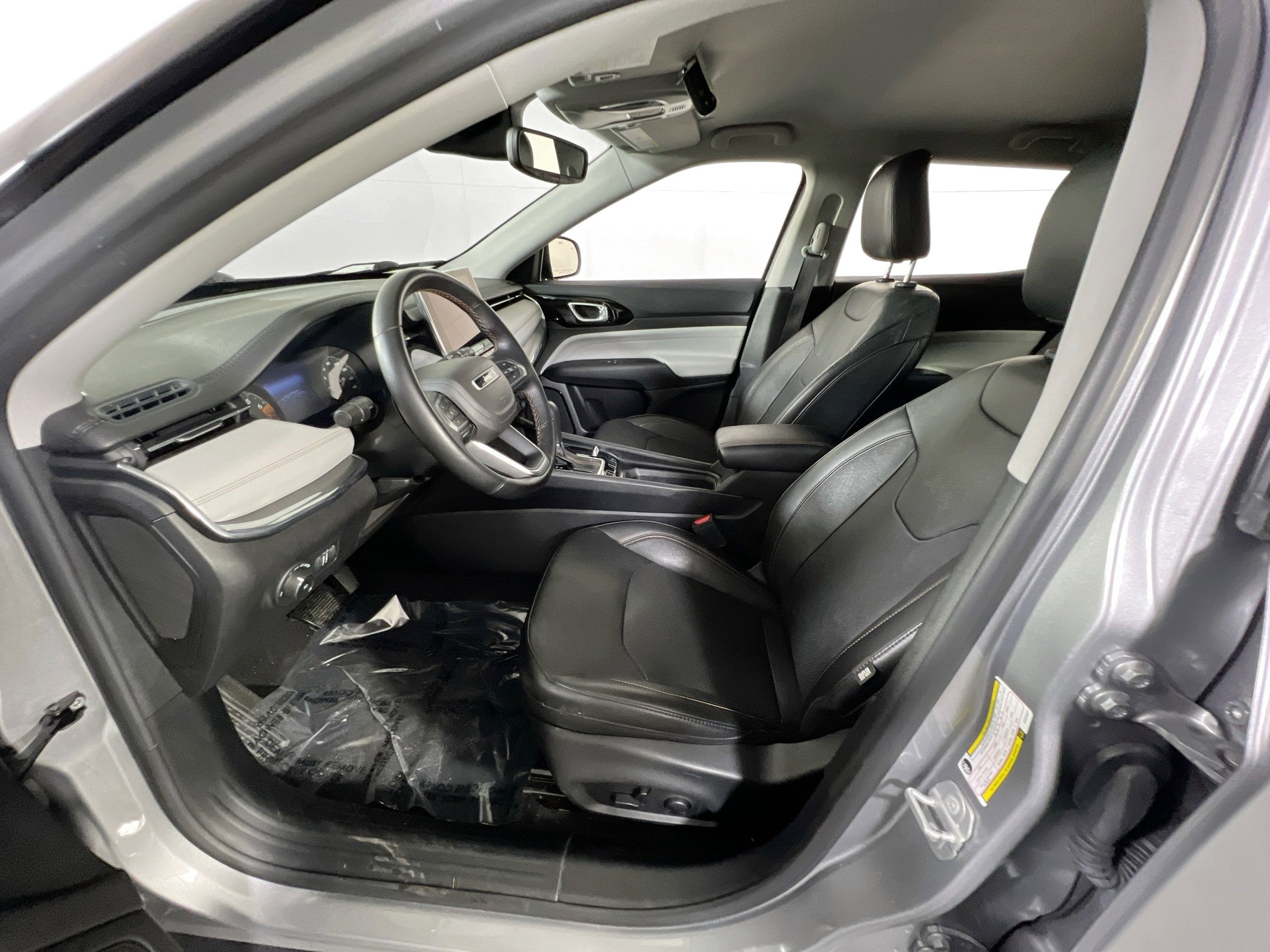 Used 2022 Jeep Compass Limited image 19