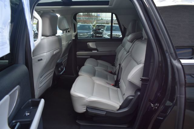 Used 2025 Ford Expedition Max Active AWD/4WD image 38