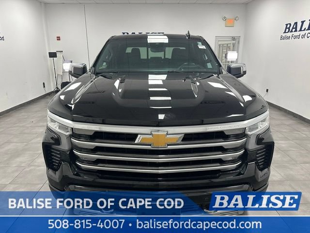Used 2024 Chevrolet Silverado 1500 High Country w/ Technology Package AWD/4WD image 2