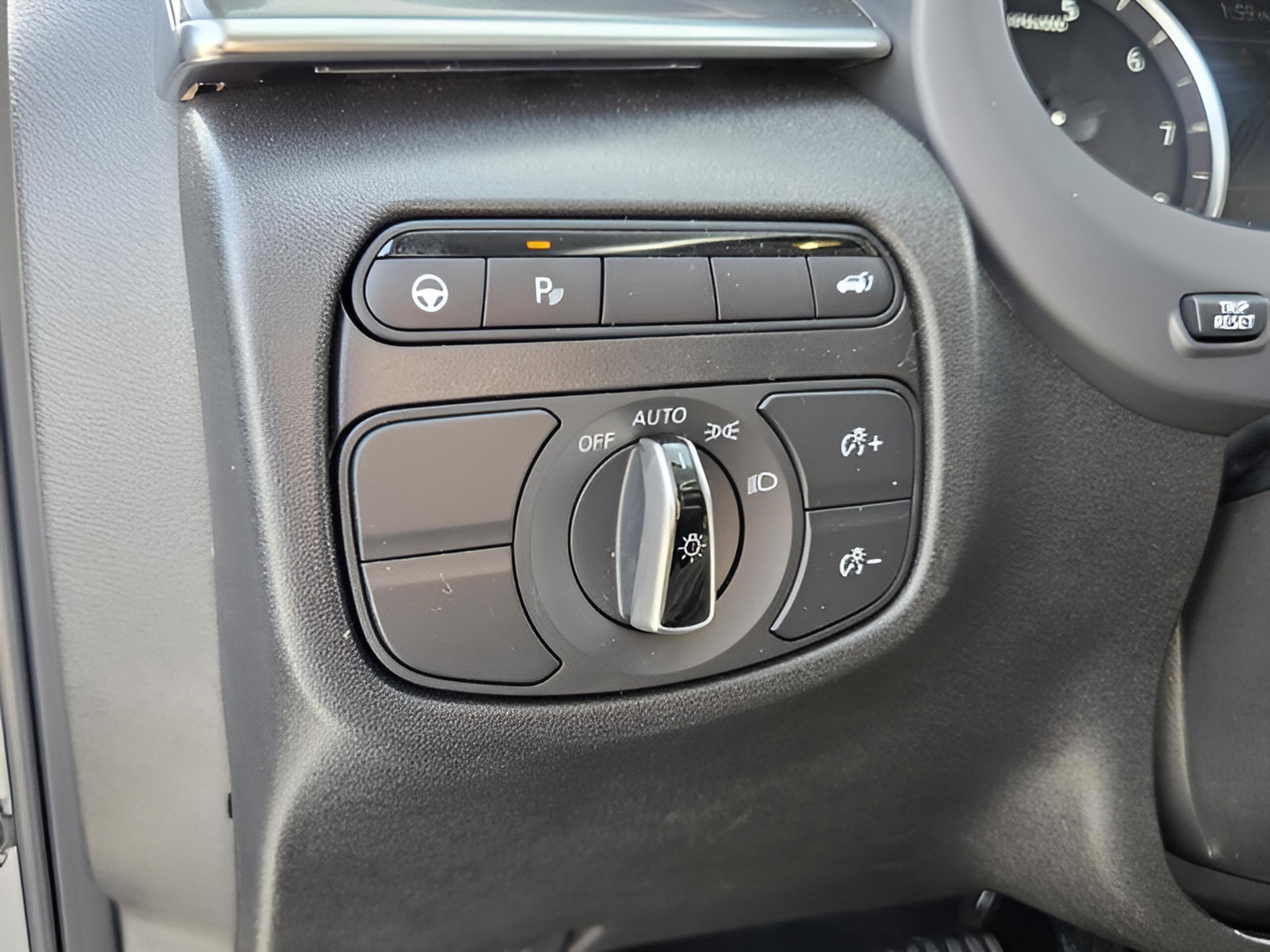 Certified 2025 INFINITI QX50 Luxe image 28