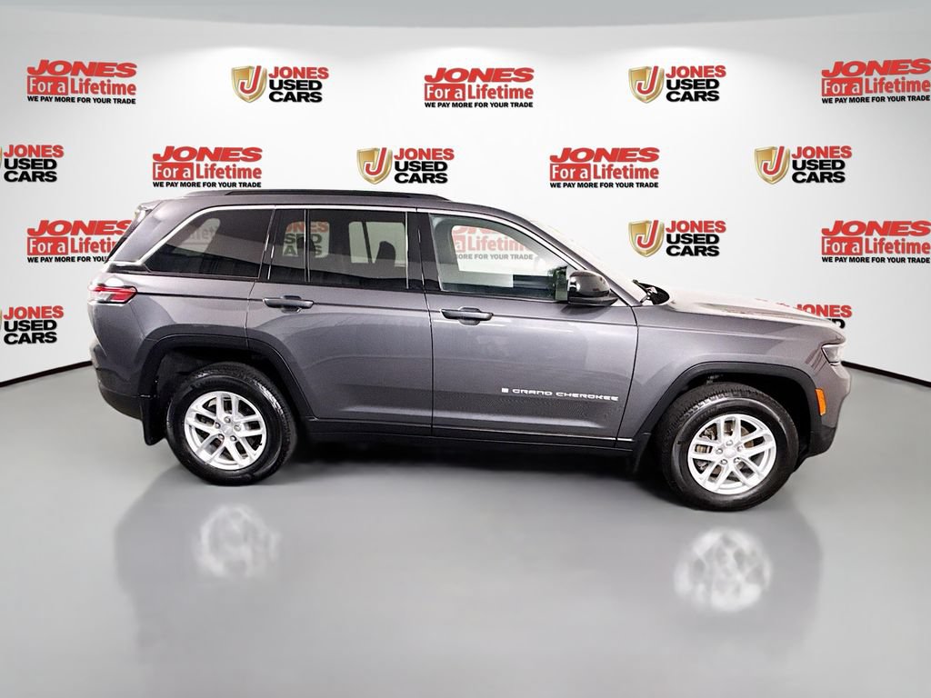 Used 2025 Jeep Grand Cherokee Laredo X AWD/4WD image 17