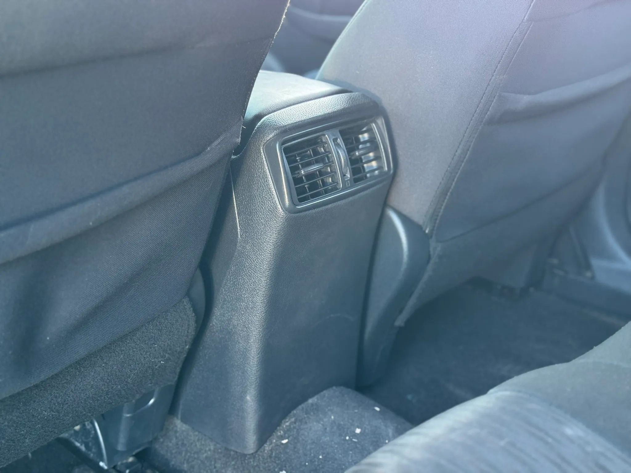 Used 2018 Nissan Rogue S image 28