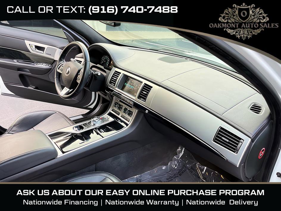 Used 2015 Jaguar XF Sport RWD image 11