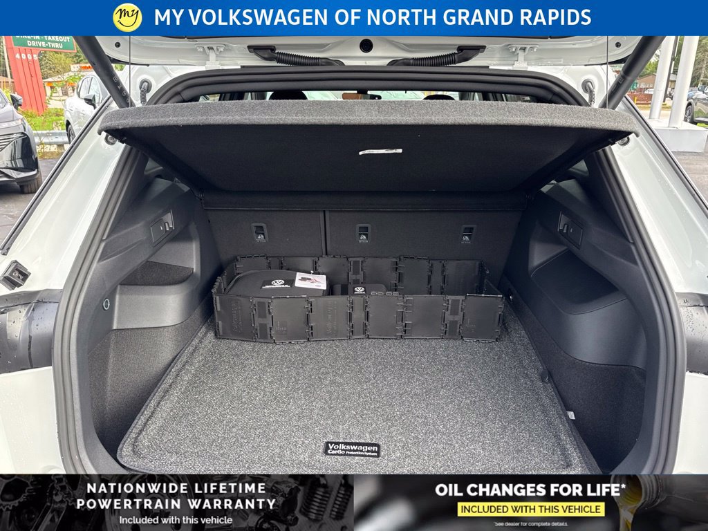 New 2026 Volkswagen Tiguan SEL R-Line AWD/4WD image 24