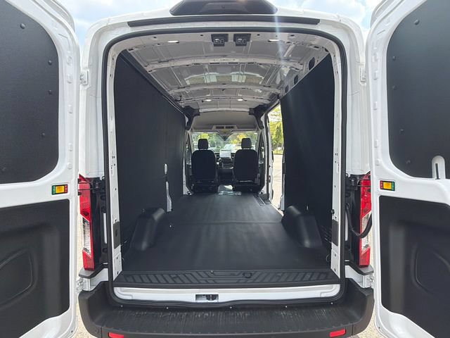 New 2026 Ford Transit 250 148 Medium Roof w/ Load Area Protection Package RWD image 18