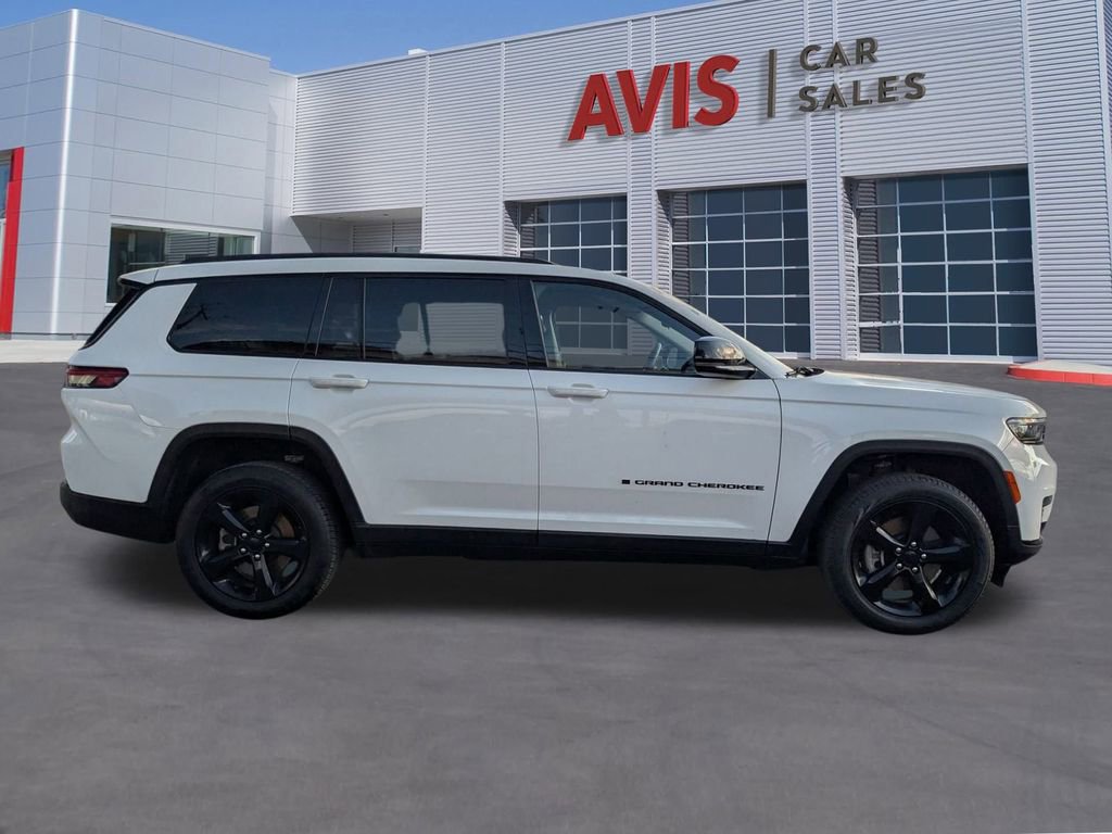 Used 2023 Jeep Grand Cherokee L Limited w/ Black Appearance Package image 7
