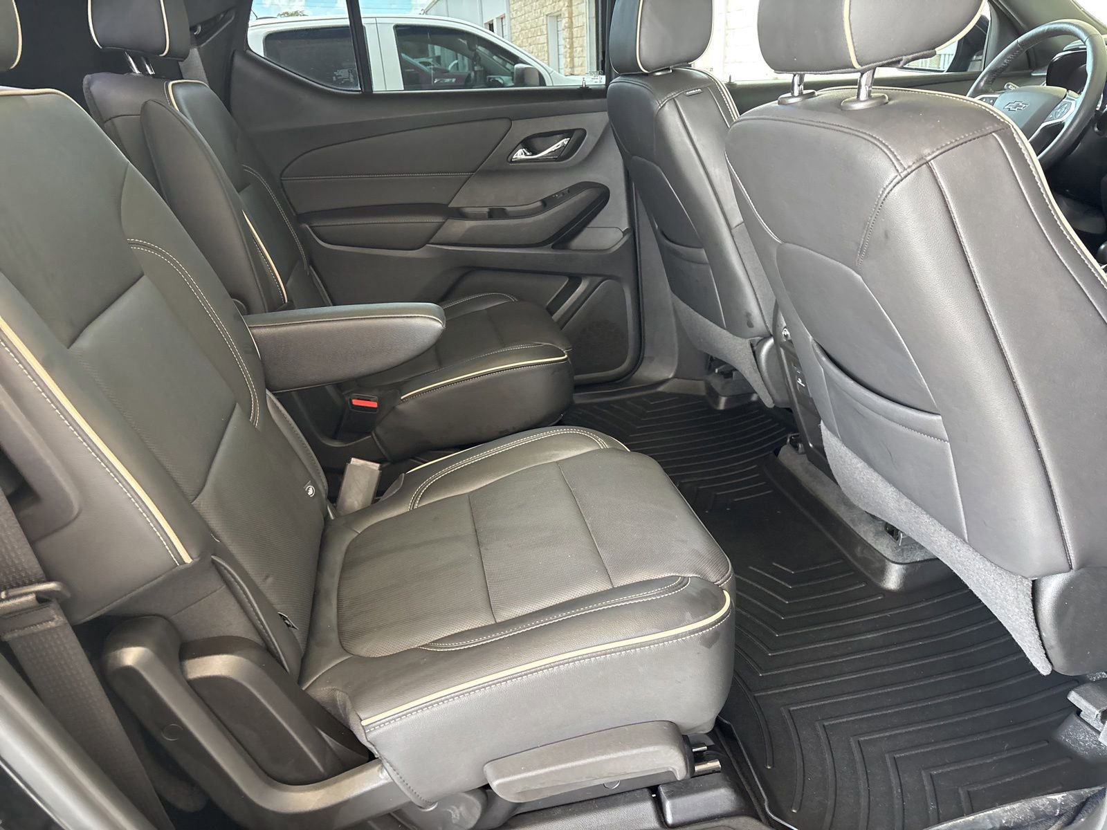Used 2022 Chevrolet Traverse Premier w/ Redline Edition FWD image 23