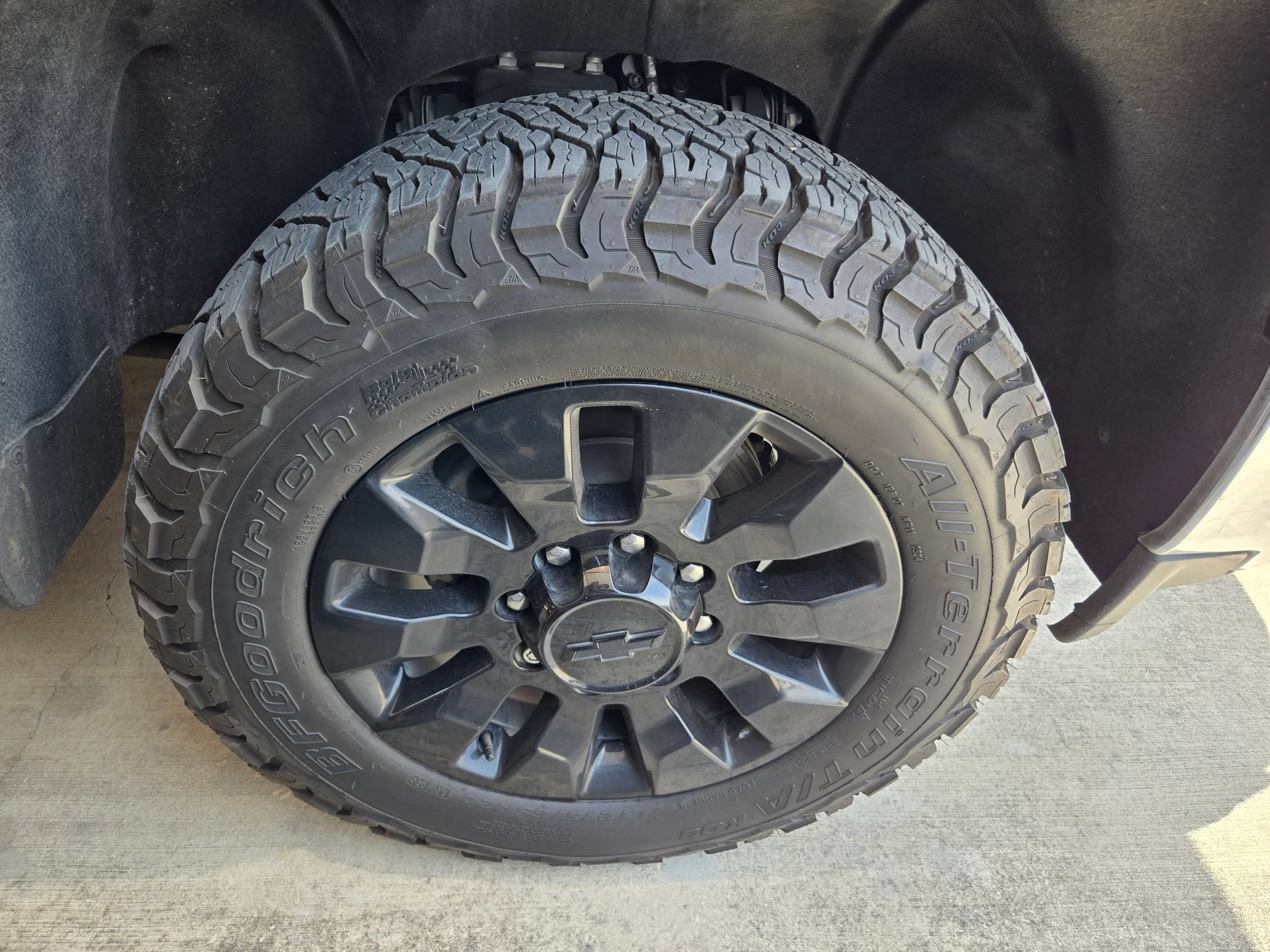 Used 2020 Chevrolet Silverado 2500 LT w/ Texas Edition AWD/4WD image 10