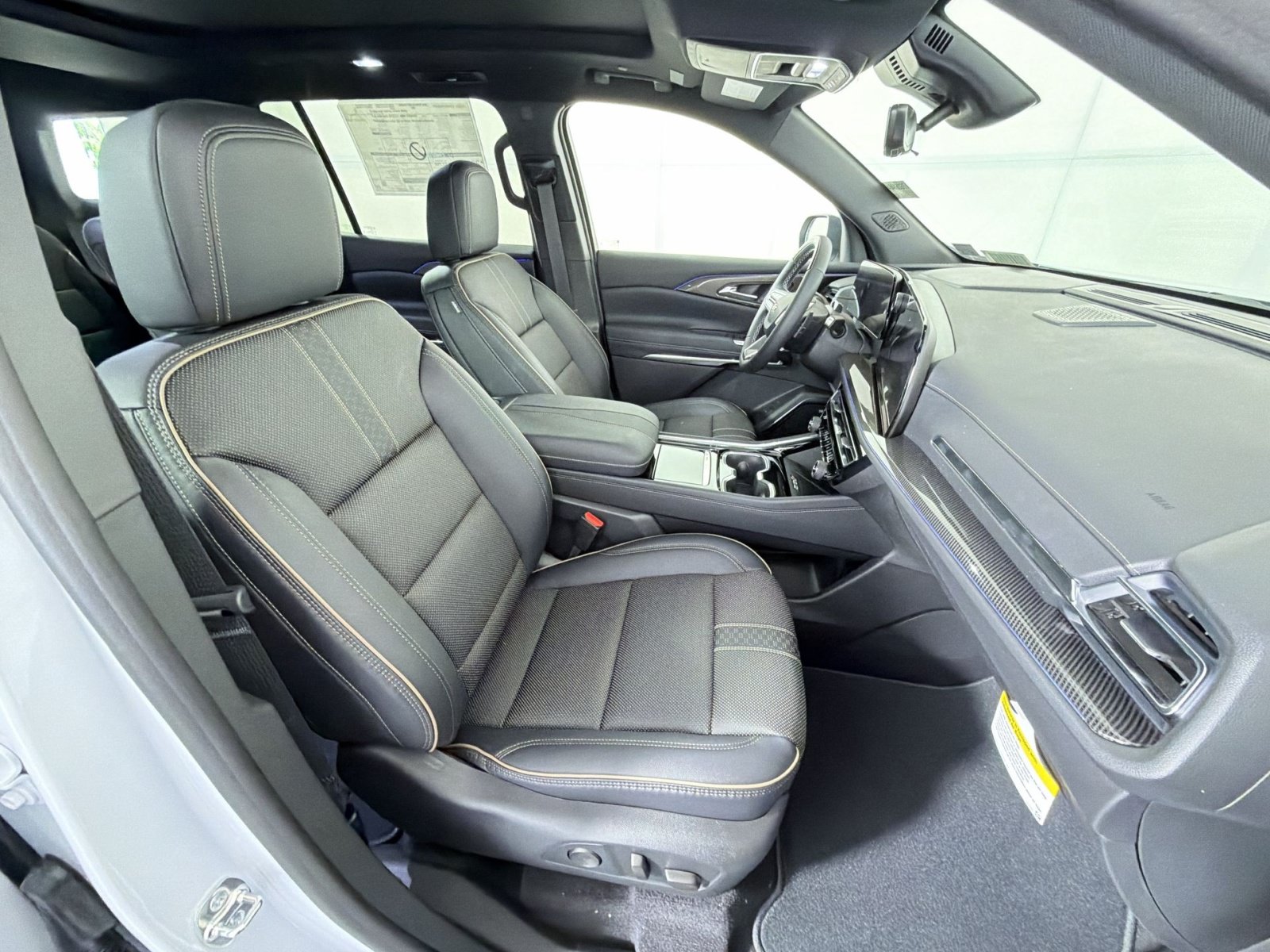 New 2026 Chevrolet Traverse High Country FWD image 28