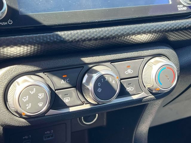 Used 2023 Nissan Kicks SV FWD image 29