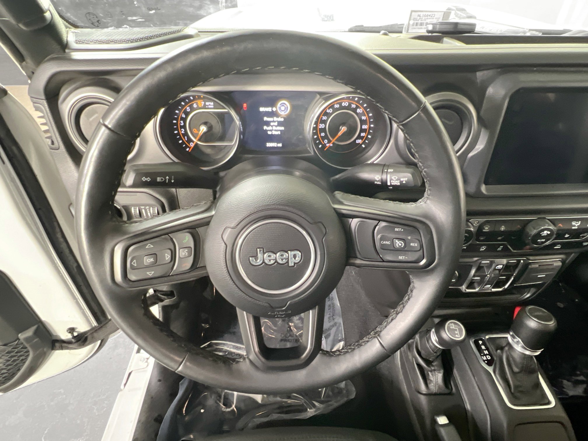 Used 2022 Jeep Gladiator Willys image 11