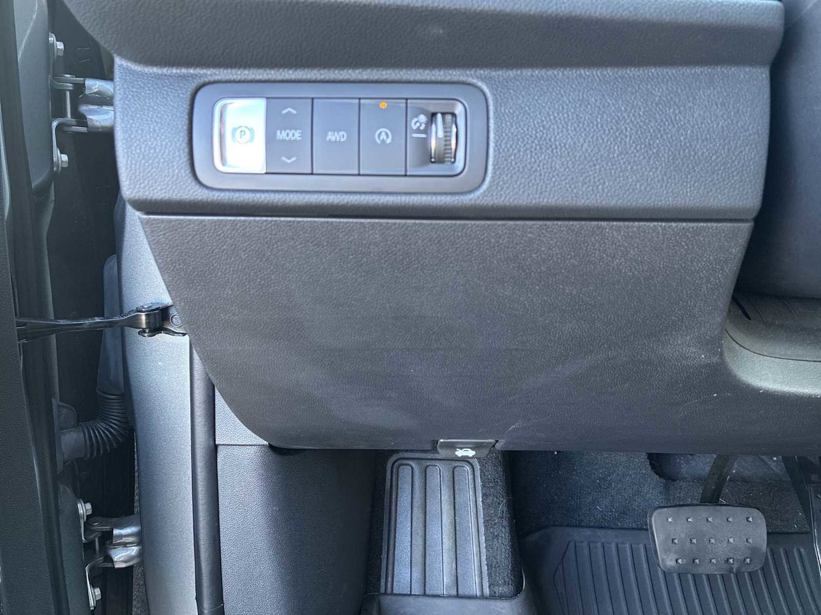 Certified 2025 Chevrolet Traverse RS image 18