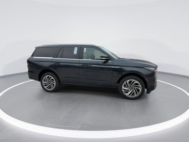 New 2025 Lincoln Navigator Reserve AWD/4WD image 9