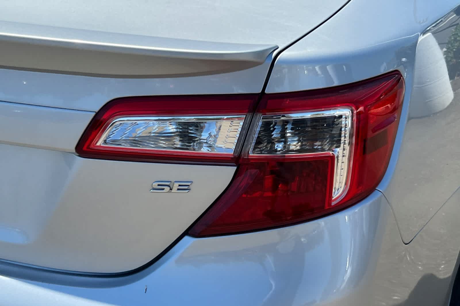 Used 2012 Toyota Camry SE FWD image 18
