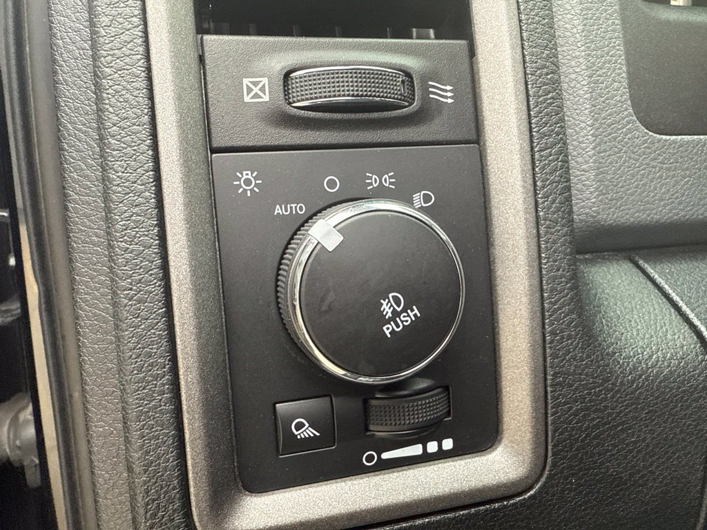 Used 2014 RAM 1500 Express w/ Black Ram 1500 Express Group AWD/4WD image 20