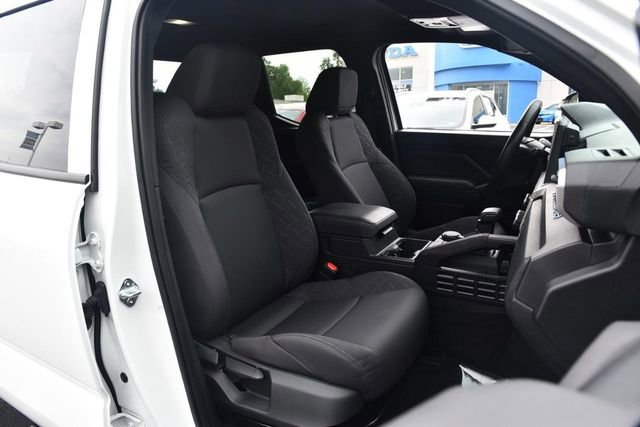 Used 2025 Toyota Tacoma SR AWD/4WD image 19
