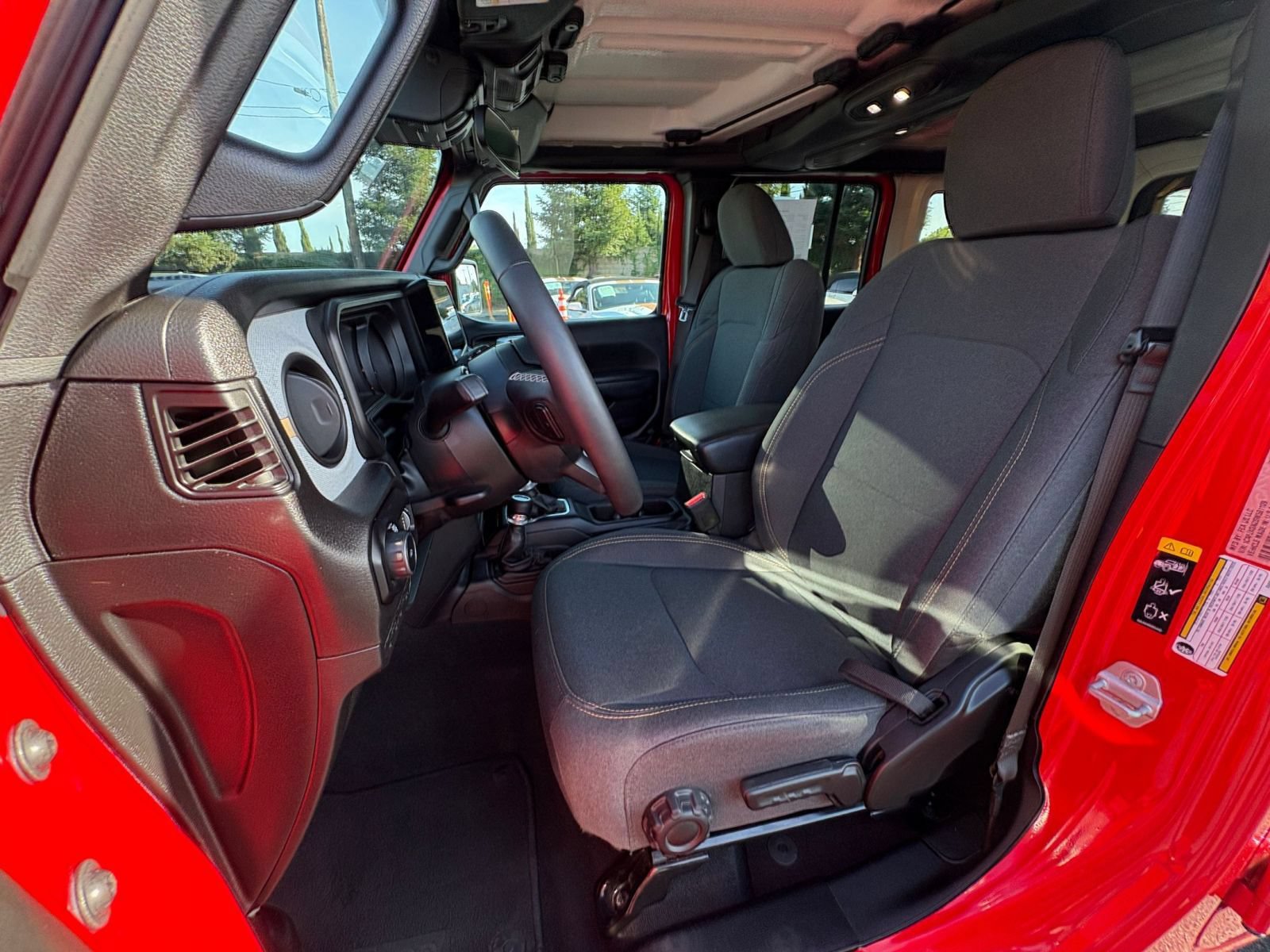 Used 2025 Jeep Wrangler Unlimited Sport AWD/4WD image 35