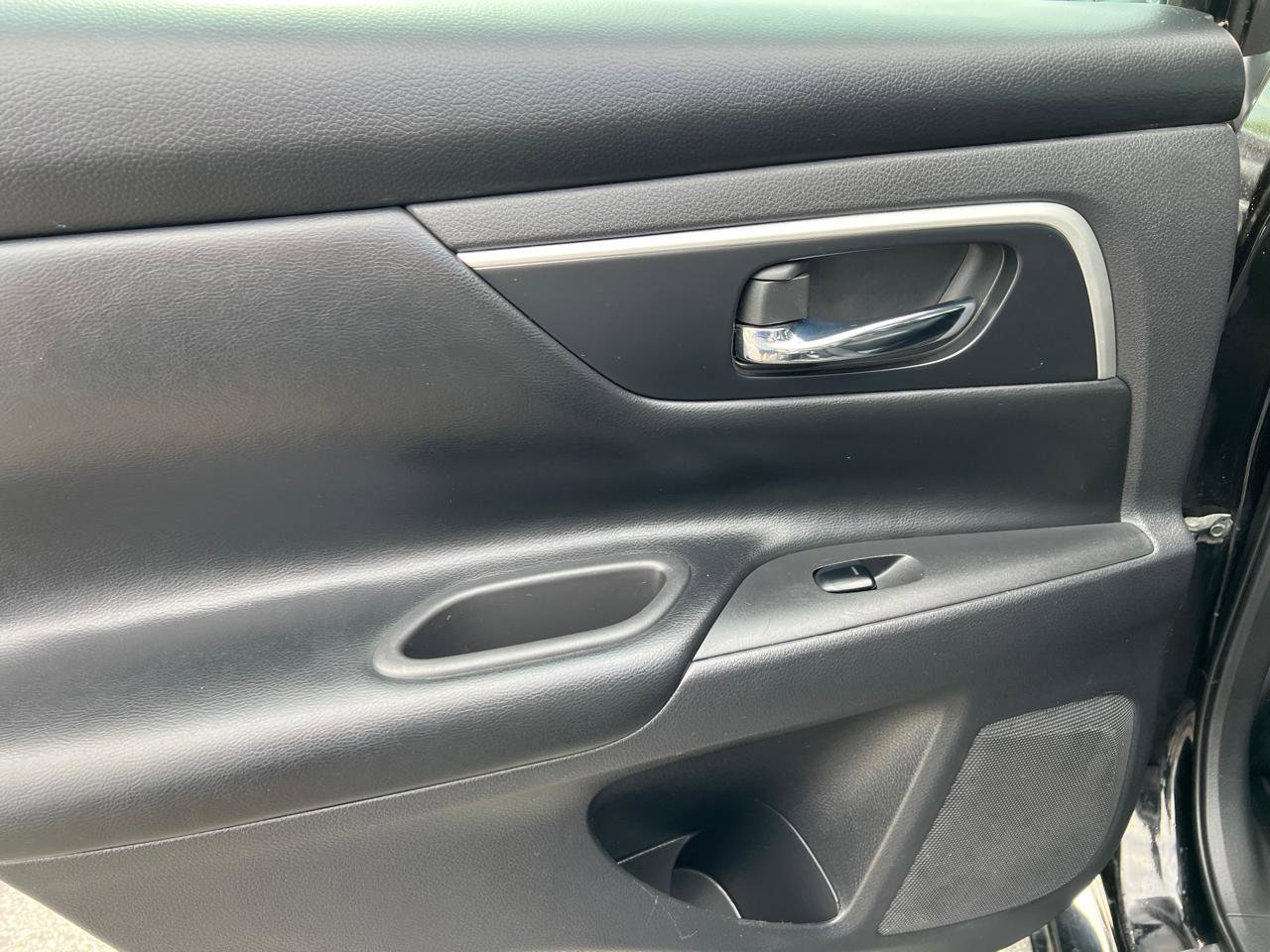 Used 2017 Nissan Altima 2.5 SL w/ Moonroof Package FWD image 25