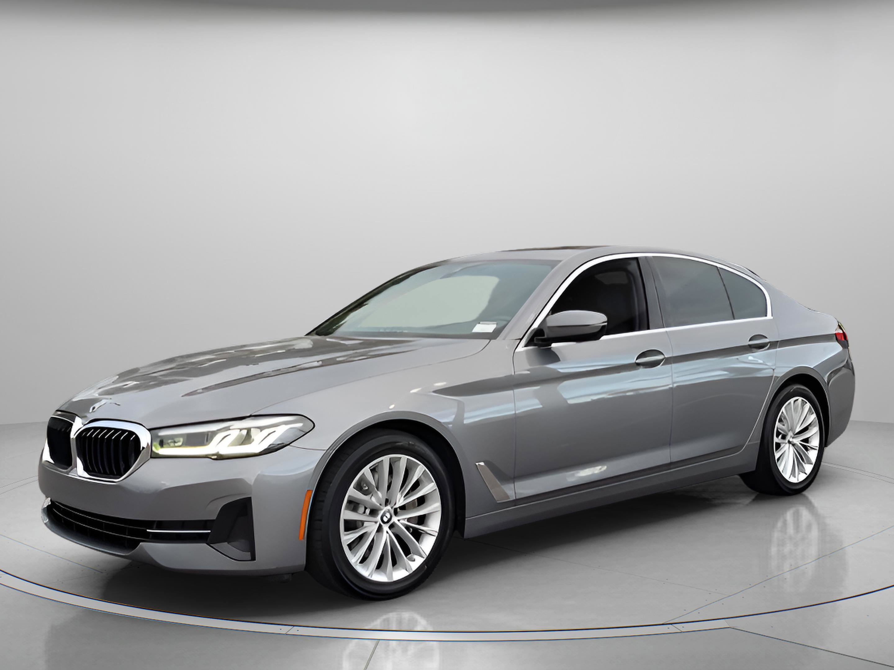 Used 2023 BMW 530i xDrive image 2