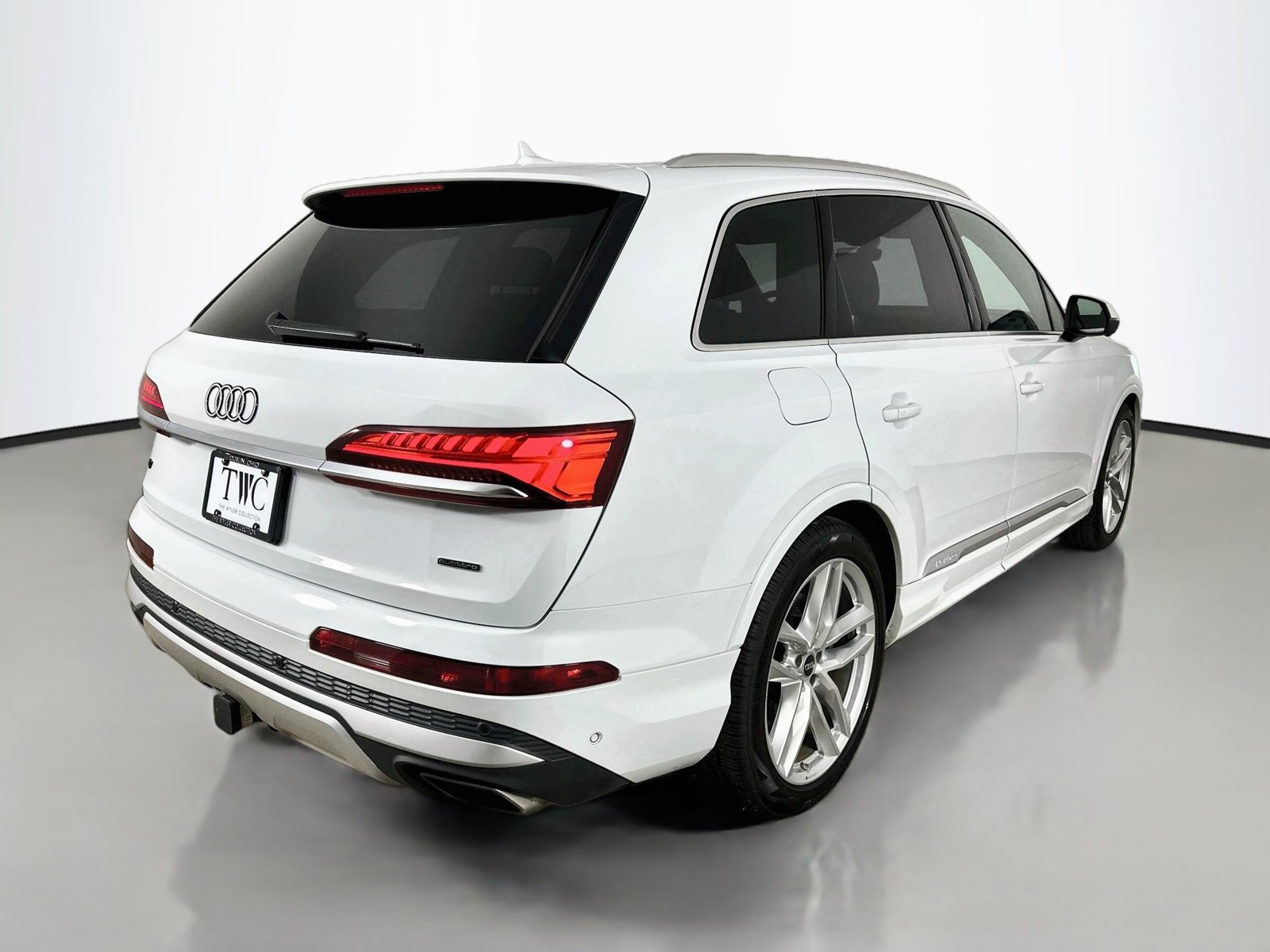 Used 2025 Audi Q7 3.0T Premium Plus w/ Premium Plus Package AWD/4WD image 5