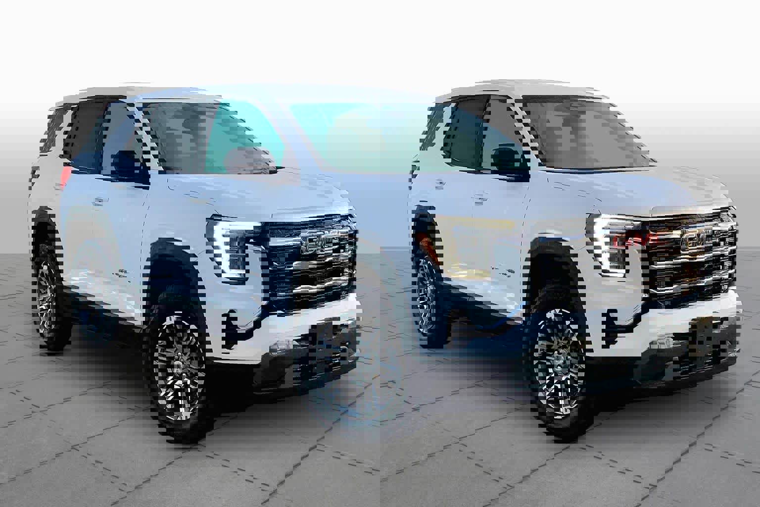 Used 2025 GMC Terrain Elevation image 3