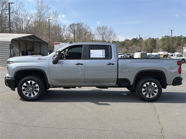 Used 2024 Chevrolet Silverado 2500 Custom w/ Custom Value Package image 10