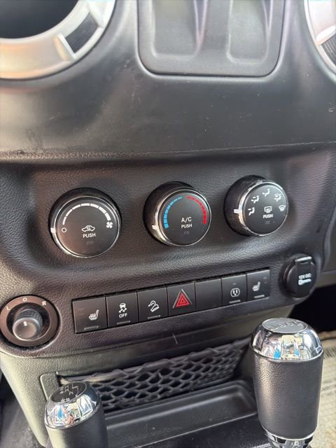 Used 2013 Jeep Wrangler Sahara AWD/4WD image 20